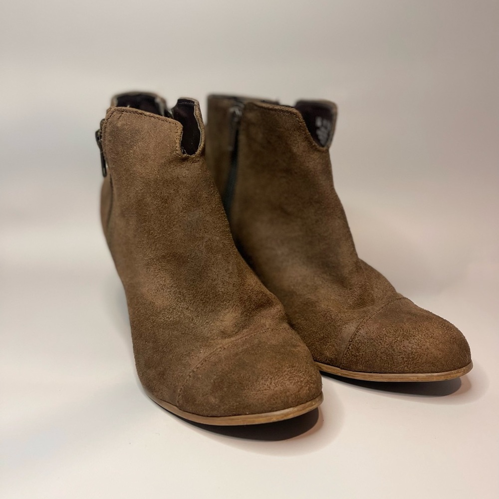 Womens brown fall ankle boot size 7